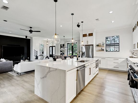 2nd image of 12582 Windermere Oaks Ct