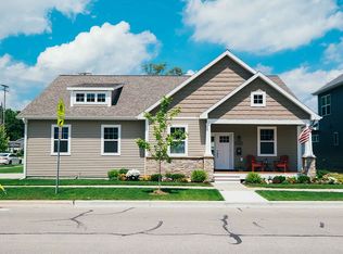348 W 13th St, Traverse City, MI