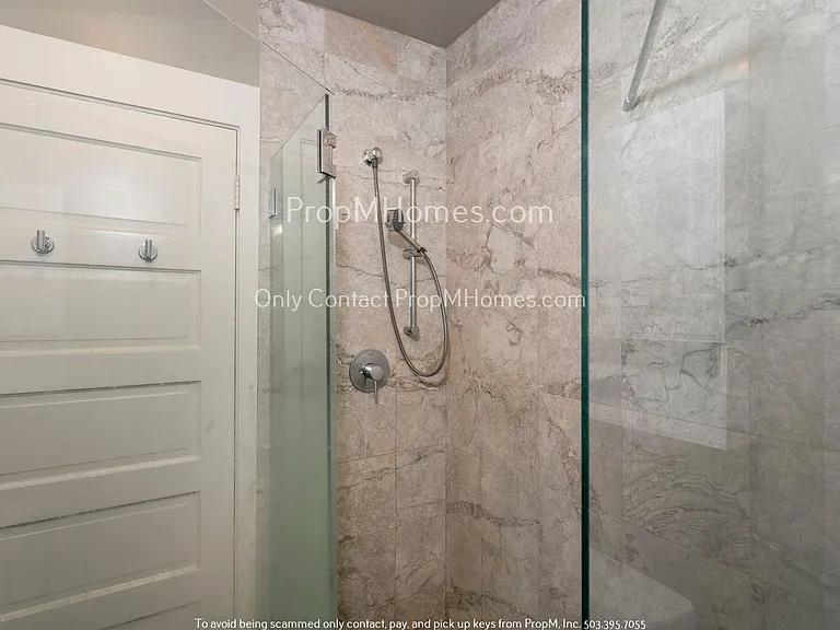 Charming Two Bedroom, One Bath in Mt Tabor! — Photo 13