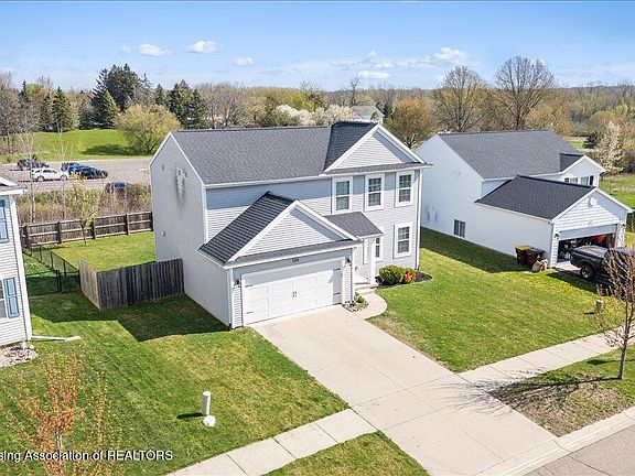 3rd image of 3536 Fernwood Ln