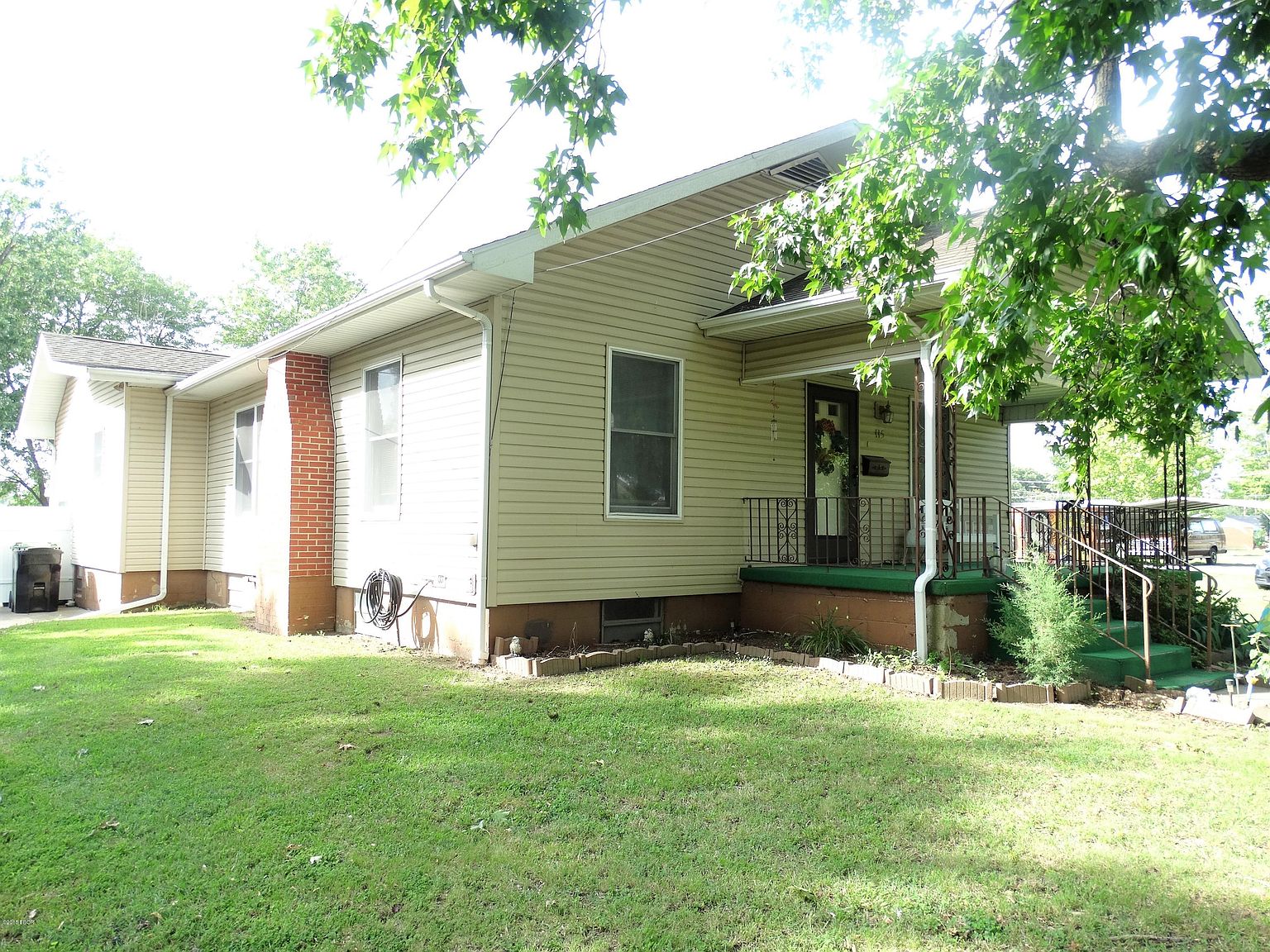 115 S Pine St, Zeigler, IL 62999 Zillow