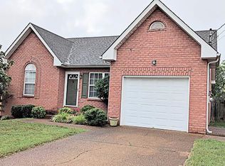 106 Clovercrest Dr, Hendersonville, TN 37075