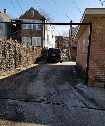 4th image of 7946 S South Shore Dr