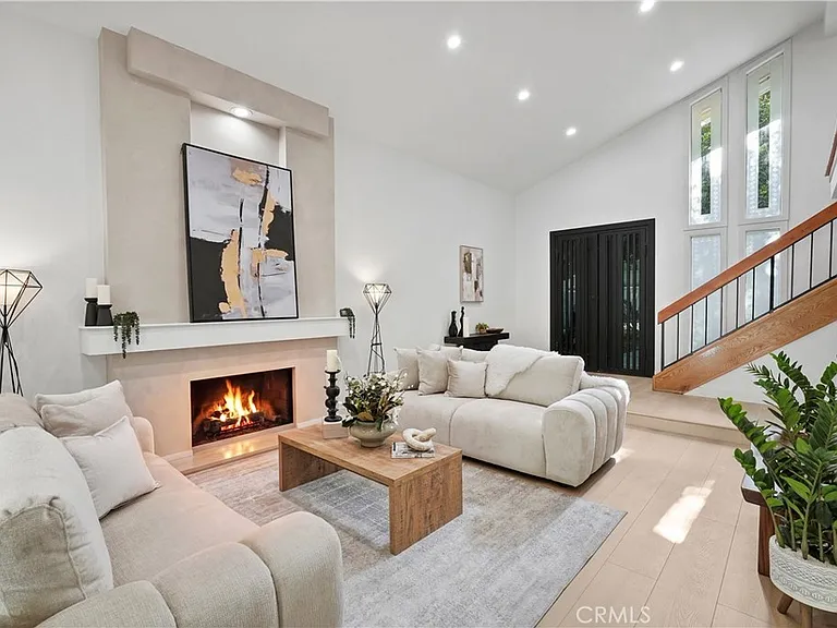 6221 Mammoth Ave — Photo 7