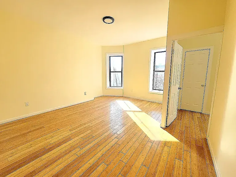 170 W 123rd St #D300 — Photo 2