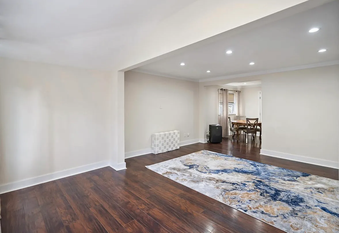 3 bed, 1.5 bath, $3,750 — Photo 3