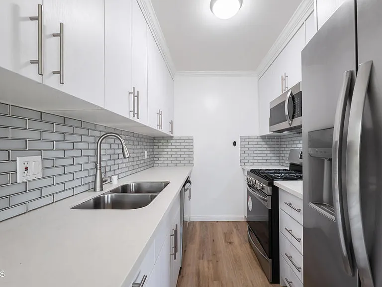 1736 N Normandie Ave #6 — Photo 7