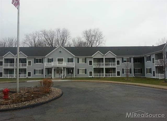 1st image of 1127 S Lake Dr