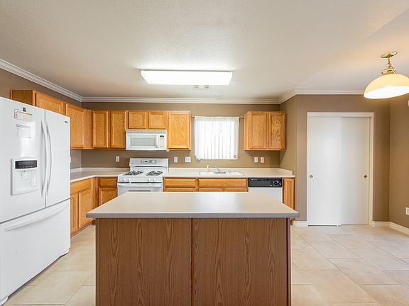 2nd image of 5400 Leadville Ave