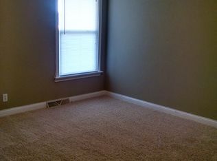 2703 W Millbrook Ct, Peoria, IL 61615