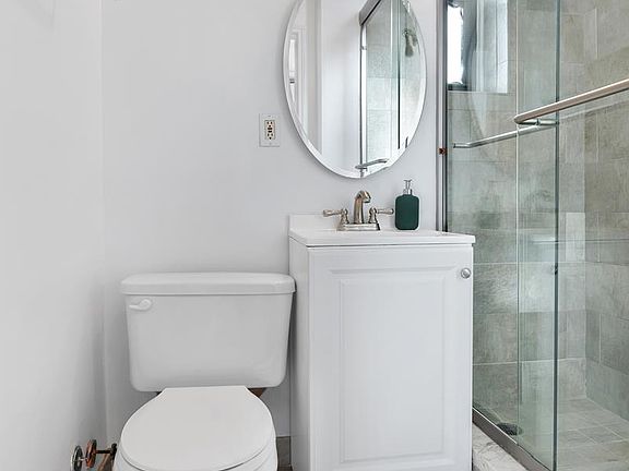 4th image of 44 W 65th St #5D