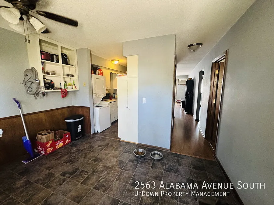 Charming 2-Bed Townhouse in St. Louis Park - Your Cozy Home Awaits! — Photo 2
