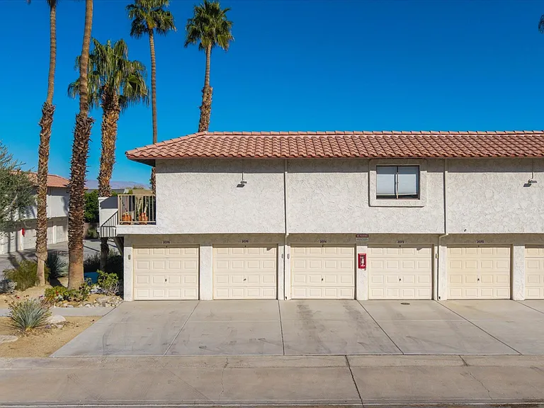 2076 N Mira Vista Way — Photo 2