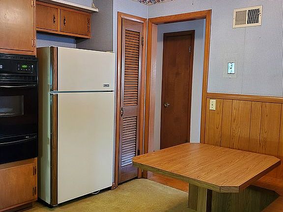 4th image of 15509 E 42nd Pl S