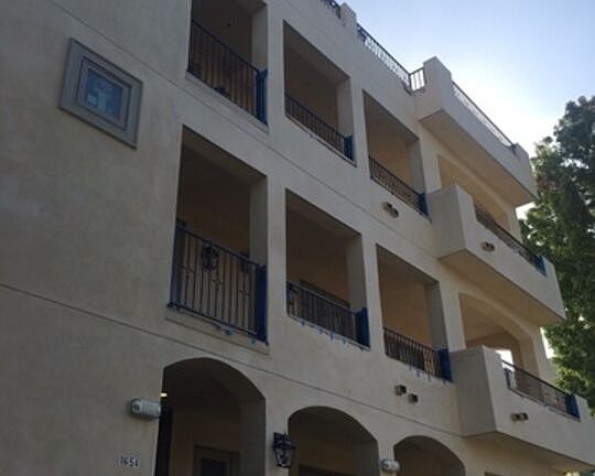 2nd image of 1654 Greenfield Ave #101