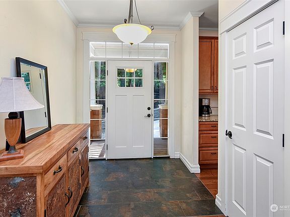 3rd image of 6073 NE Dawn Breaker Drive