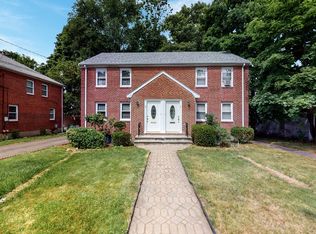 7-9 Payne Rd #1, Newton Highlands, MA 02461