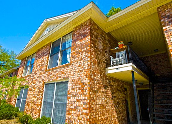 2nd image of 912 Sea Gull Dr APT A