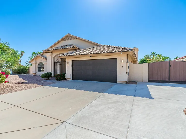 5139 E Fellars Dr — Photo 11