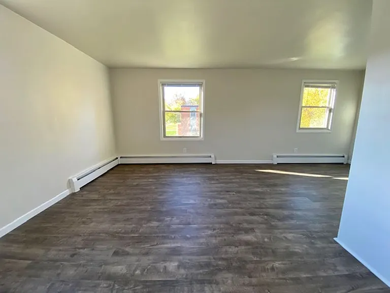 1220 Lore Ln — Photo 7