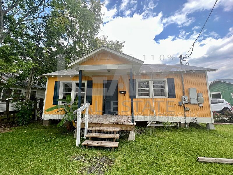 1st image of 327 Stewart St