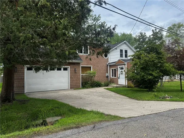 170 Rosewood Ave, Angola, NY 14006