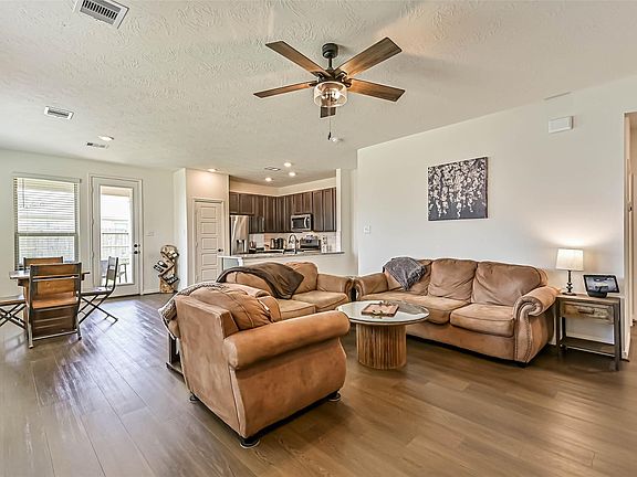 5th image of 704 Allana Ln
