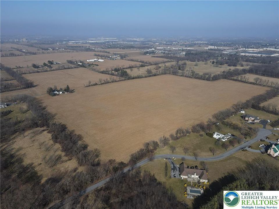 2nd image of Hecktown Rd