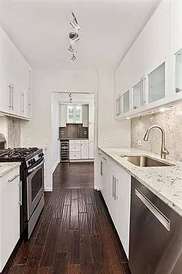 Sold by Corcoran | media 6