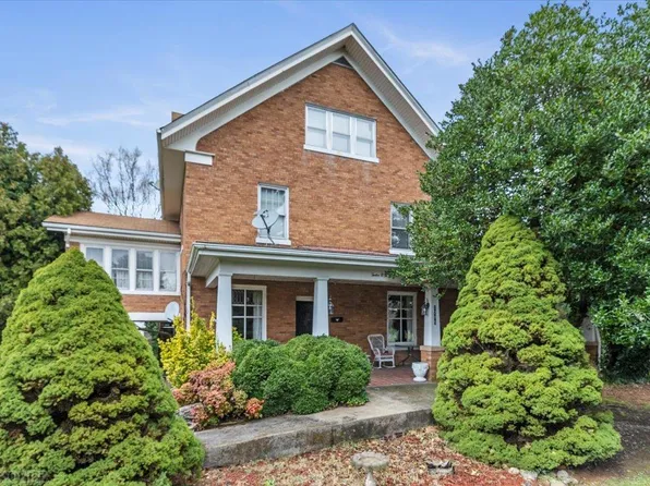 1205 Wenonah Ave, Pearisburg, VA 24134