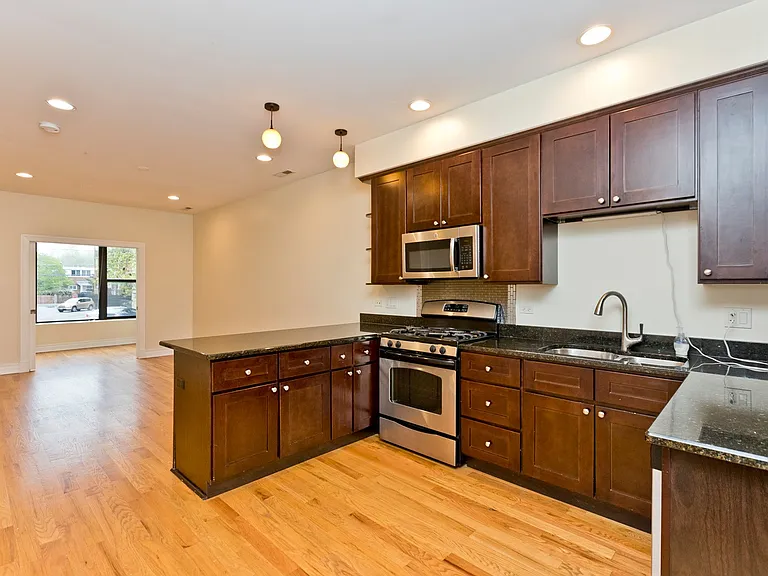 1640 W Fargo Ave #102 — Photo 5