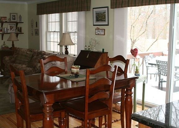 5th image of 12 Michelle Dr
