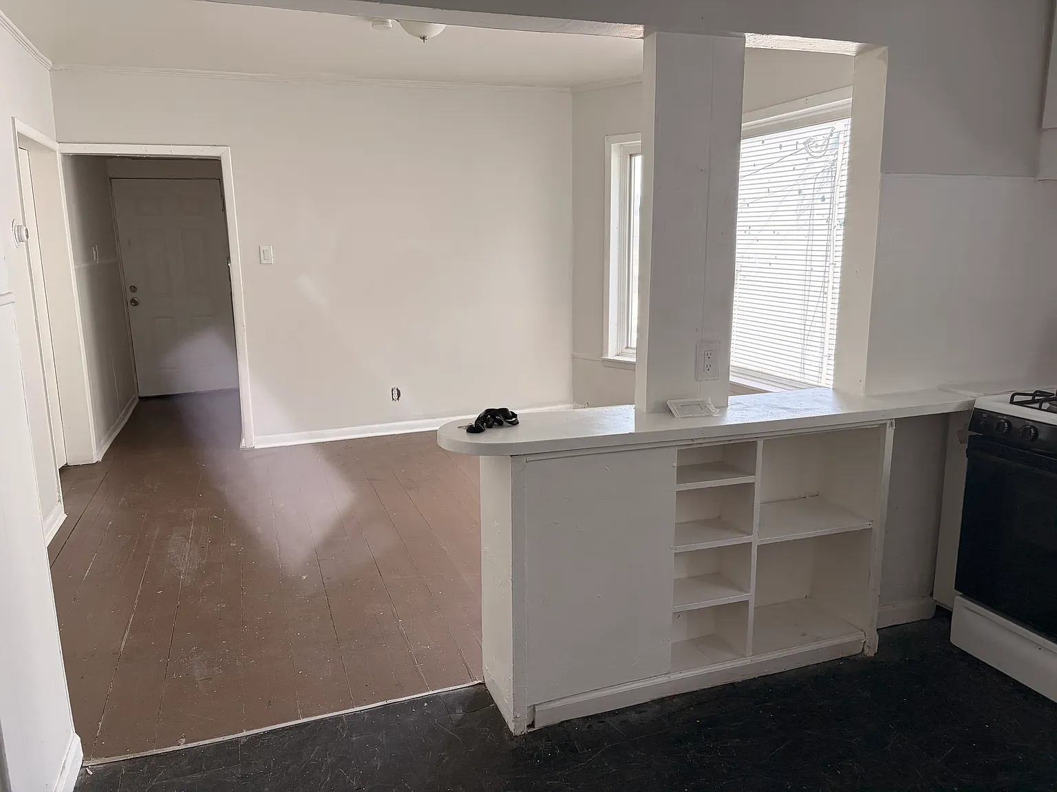 3 bed, $1,450 — Photo 2