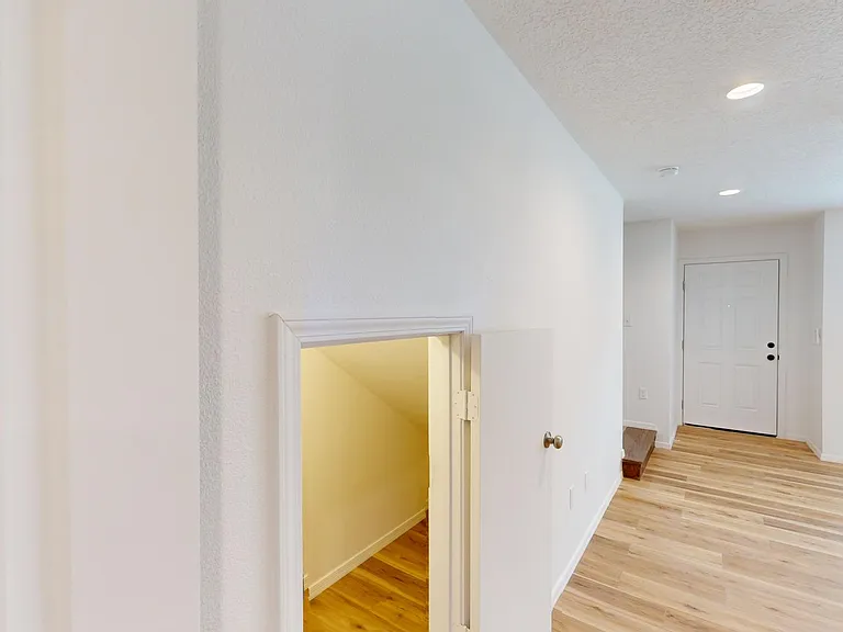 2 Bed Contemporary Town Homes in Fantastic North Valley Community — Photo 19
