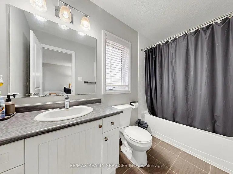 291 Hardcastle Dr — Photo 36