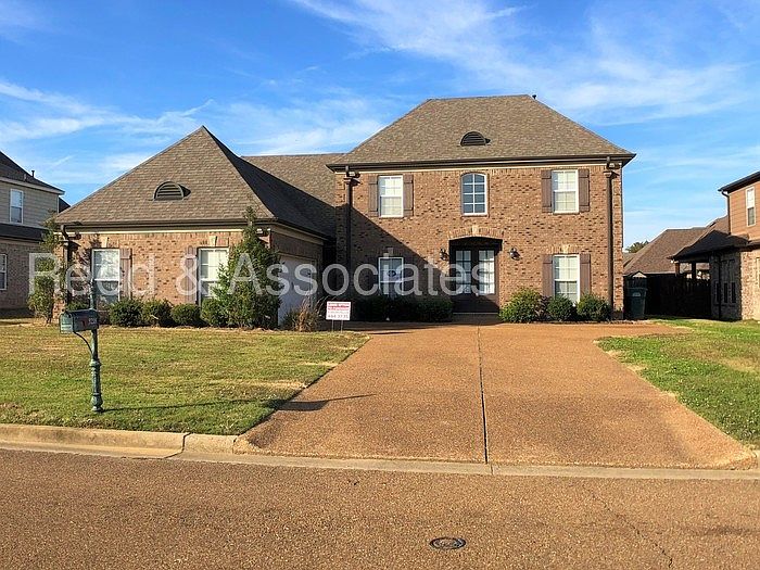 1st image of 3218 Forest Bend Dr