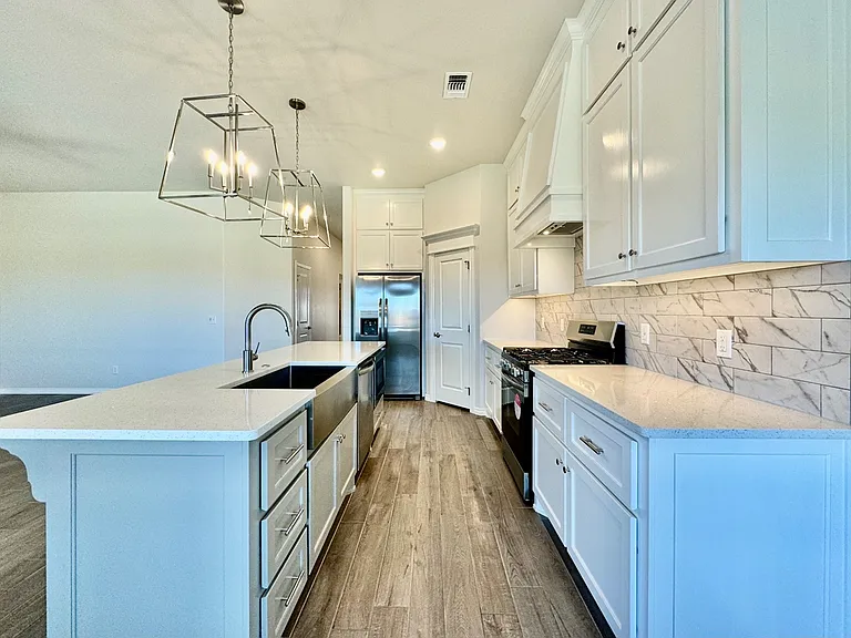 16220 Marsha Dr — Photo 9