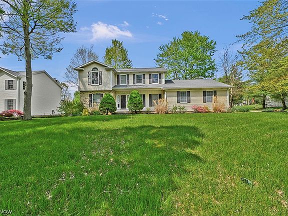 2nd image of 1127 Deepwood Dr