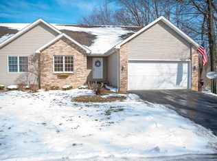 3015 Kaitlin Ct, Hermitage, PA 16148