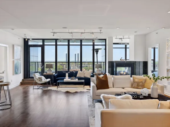 215 10th Ave S Unit 1004, Minneapolis, MN 55415