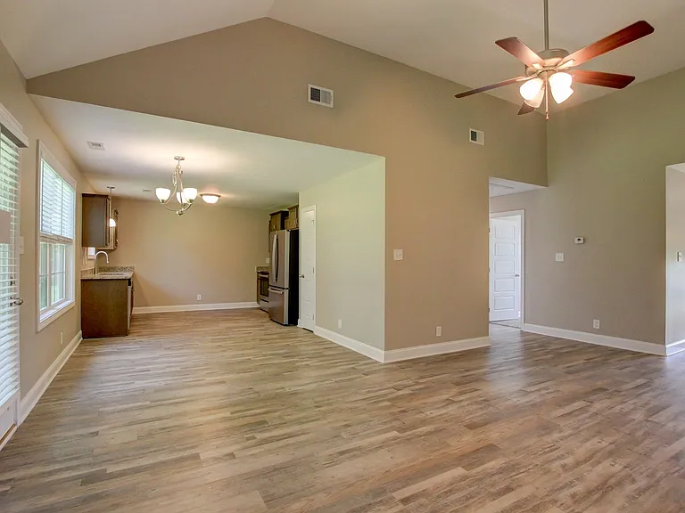 1121 Cardinal Creek Dr — Photo 83