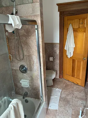 Sold by Henry Watts Real Estate | media 31