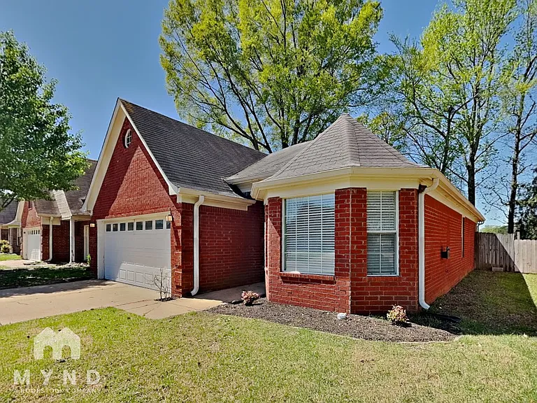 8313 Regal Bend Dr — Photo 24
