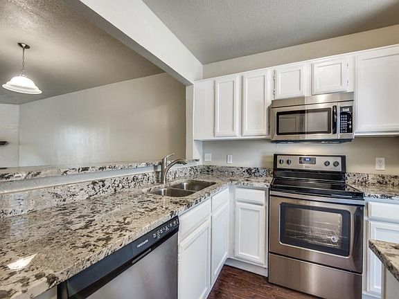 4th image of 81 Winchester Dr
