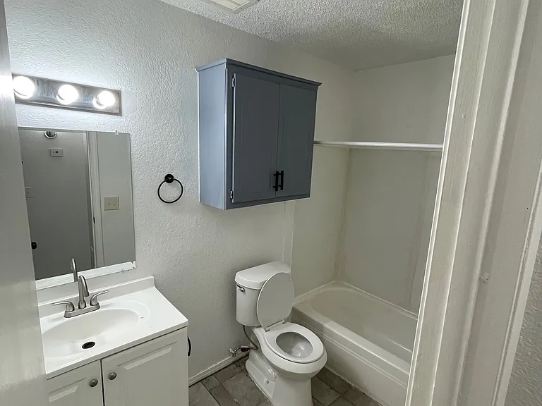Mirador Apartments — Photo 11