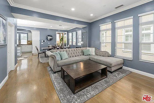 3976 Tilden Ave — Photo 3