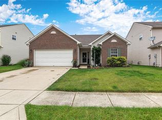 11124 Schoolhouse Rd, Fishers, IN 46037