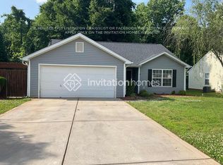 1305 River Run Rd, Lowell, NC 28098