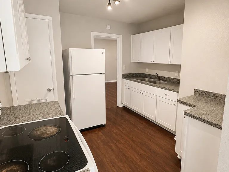 123 Harwood Dr — Photo 4