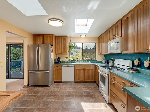 3rd image of 12704 44th Avenue NE
